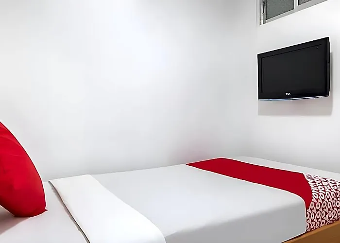 Lucky Binondo Hotel 2*